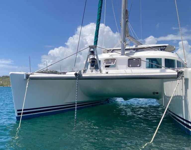 Used Sail Catamaran for Sale 2004 Lagoon 380 Boat Highlights